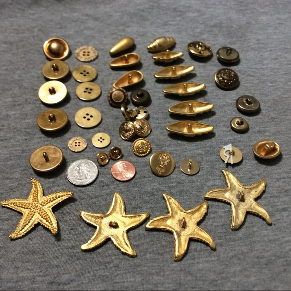 Vintage Golden Buttons Lot - Picture 9 of 13